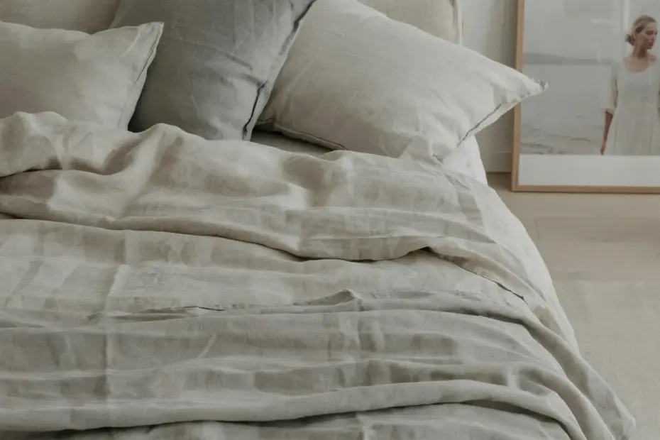 Don't make this cottage flower comforter mistake | Blue floral farmhouse bedding
